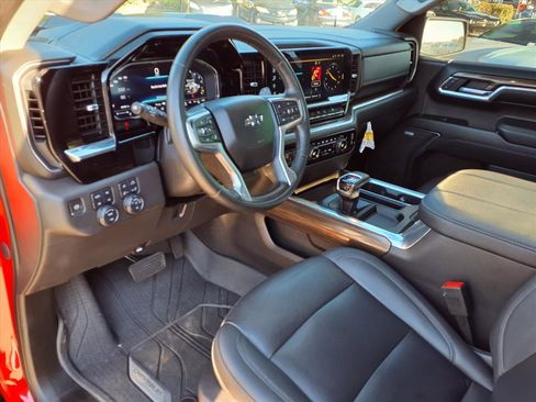 Used 2024 Chevrolet Silverado 1500 LT Trail Boss w/ LT Trail Boss Premium Package image 18