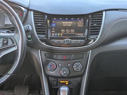 Certified 2022 Chevrolet Trax LT w/ Midnight Edition image 17