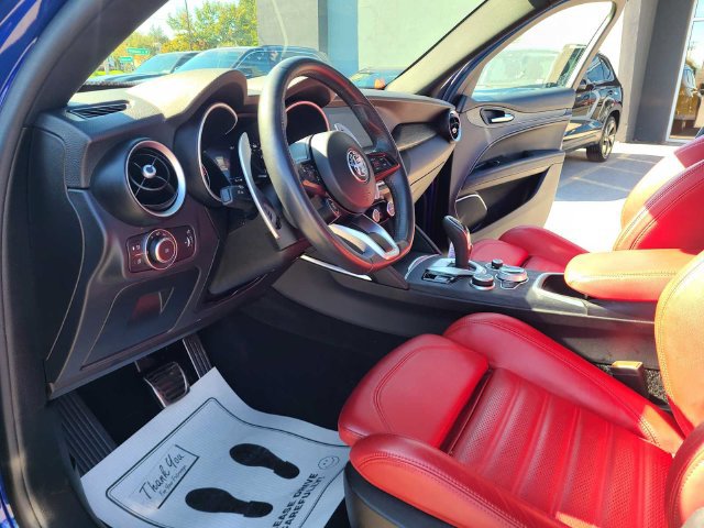 Used 2023 Alfa Romeo Stelvio Sprint AWD/4WD image 13