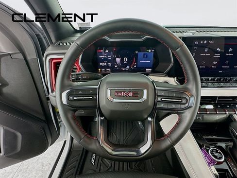 Used 2024 GMC Canyon AT4X image 15