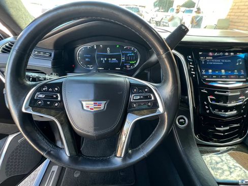 Used 2016 Cadillac Escalade Platinum AWD/4WD image 35