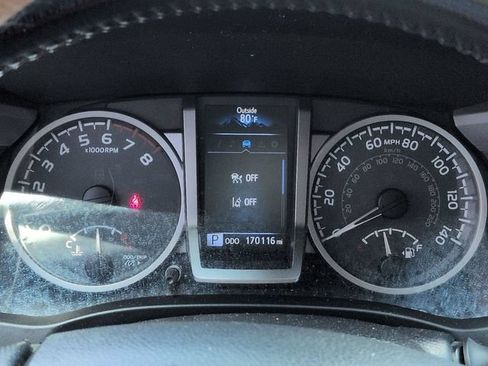 Used 2018 Toyota Tacoma SR5 RWD image 24