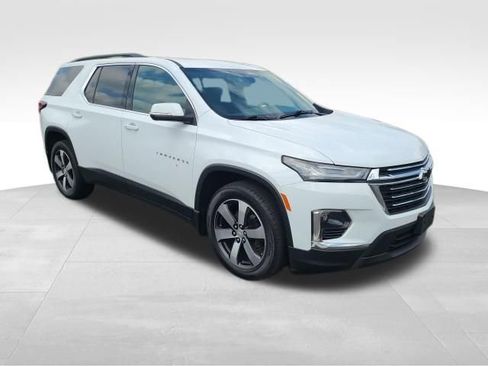 Used 2022 Chevrolet Traverse LT w/ LT Premium Package AWD/4WD image 8