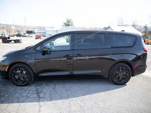 Used 2023 Chrysler Pacifica Limited w/ S Appearance Package image 7