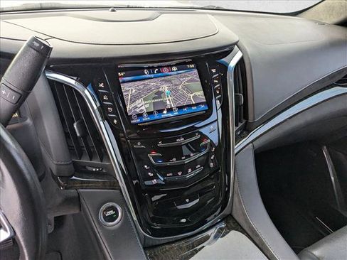 Used 2015 Cadillac Escalade Platinum image 12