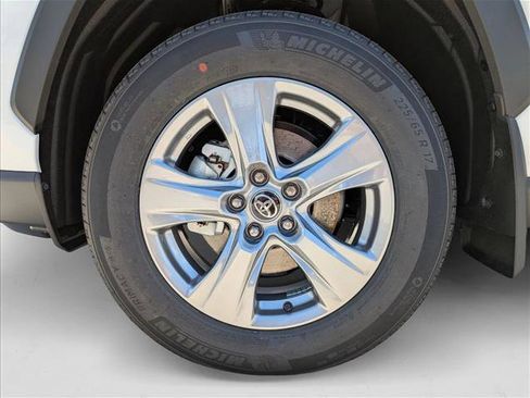 New 2025 Toyota RAV4 XLE w/ Convenience Package AWD/4WD image 10