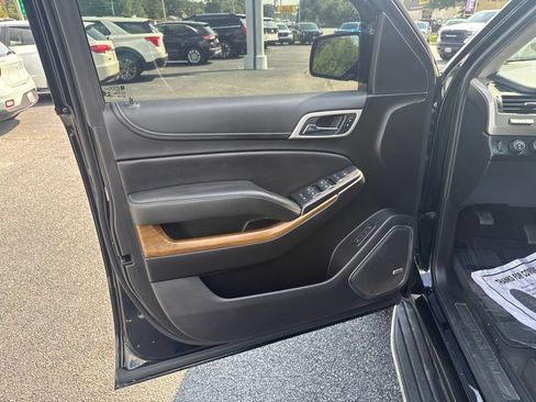 Used 2020 GMC Yukon XL Denali AWD/4WD image 26