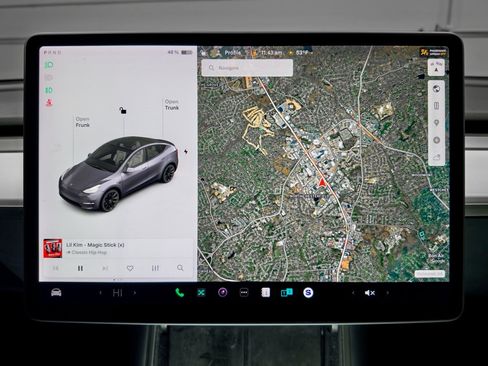 Used 2021 Tesla Model Y Long Range image 8