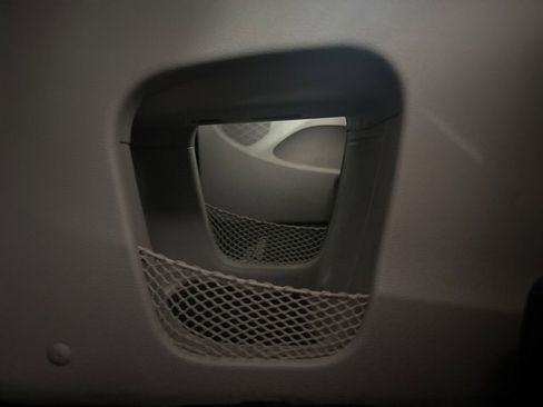 Used 2015 Dodge Grand Caravan SXT w/ UConnect Hands-Free Group image 34