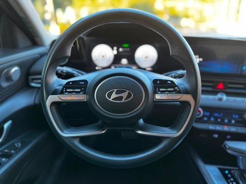 Used 2024 Hyundai Elantra SEL FWD image 35