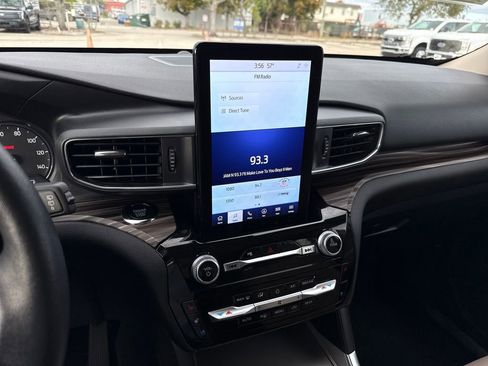 Used 2024 Ford Explorer Limited w/ Limited Technology Package image 20