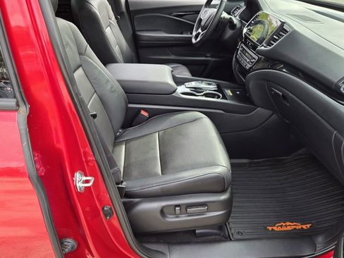 Used 2024 Honda Passport Black Edition image 17