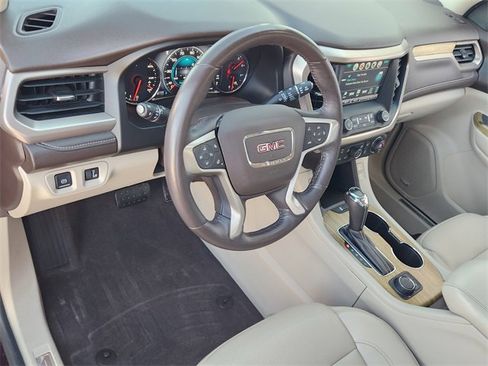 Used 2018 GMC Acadia Denali w/ Technology Package image 2