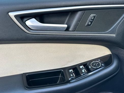 Used 2019 Ford Edge SEL AWD/4WD image 11