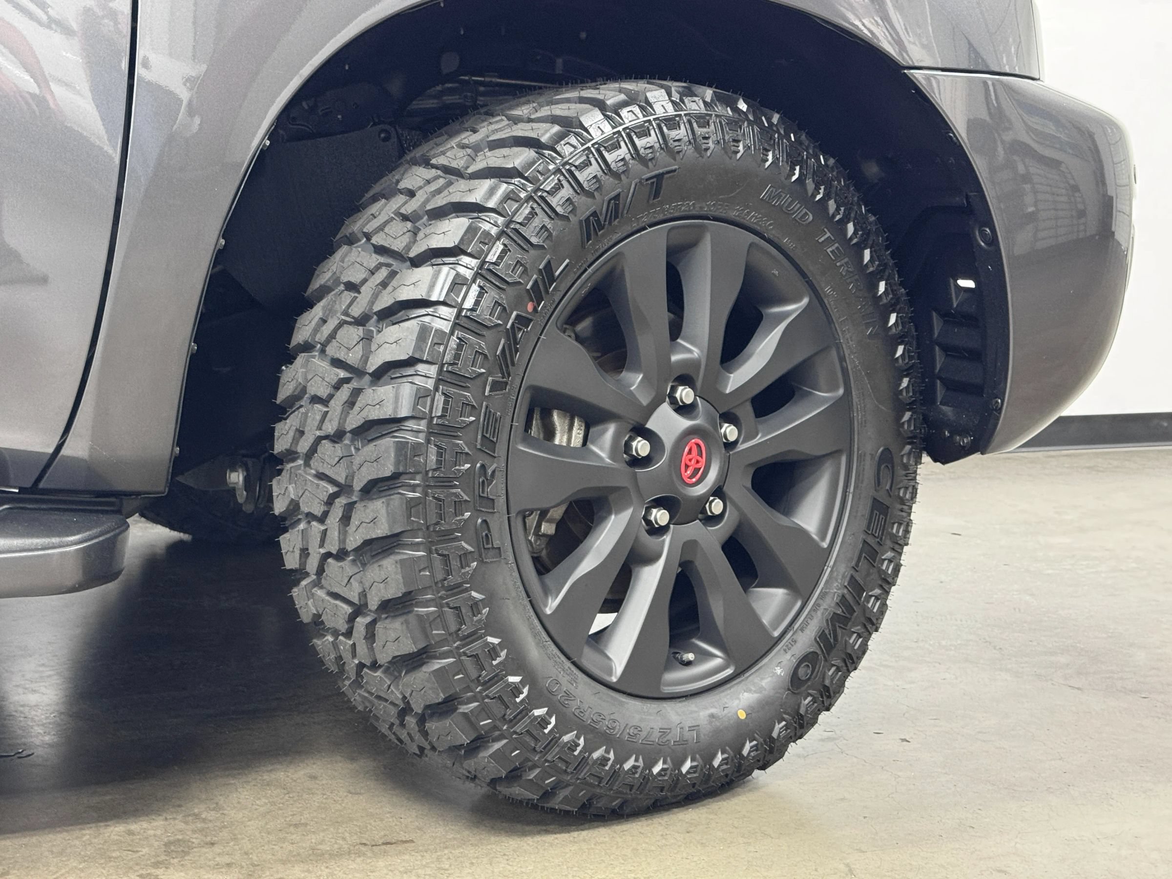 Used 2018 Toyota Sequoia Limited w/ Safety & Convenience Package AWD/4WD image 23