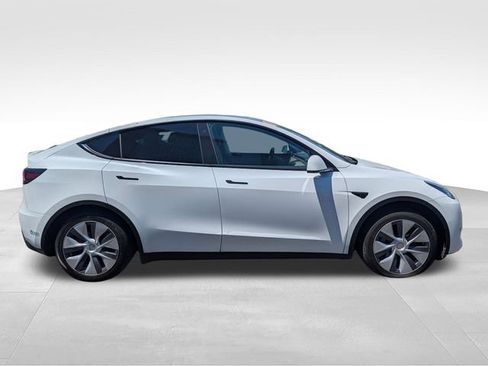 Used 2022 Tesla Model Y Long Range AWD/4WD image 8