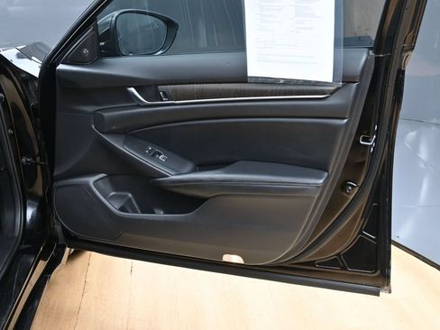 Used 2022 Honda Accord Touring image 26