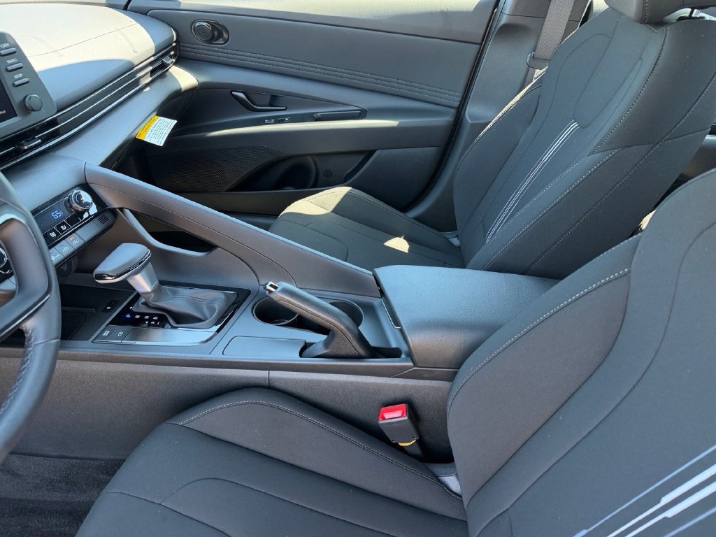 New 2026 Hyundai Elantra SEL FWD image 13