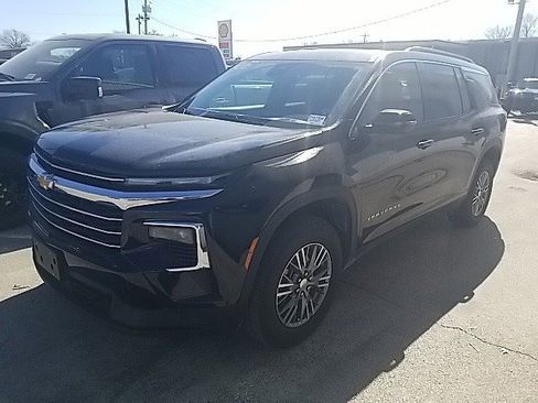Certified 2025 Chevrolet Traverse LT image 9