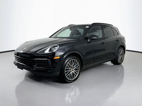 Used 2023 Porsche Cayenne Platinum Edition AWD/4WD image 4