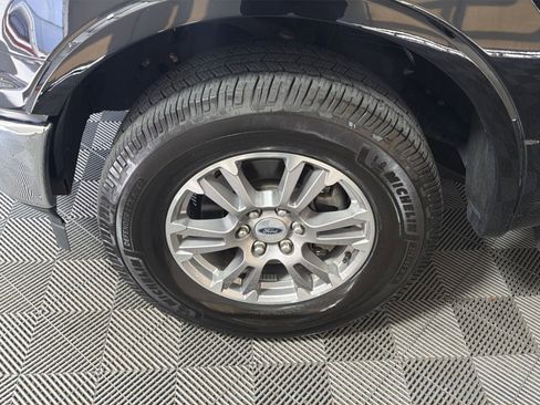 Used 2018 Ford F150 Lariat image 12