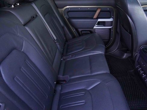 Used 2020 Land Rover Defender 110 HSE image 36