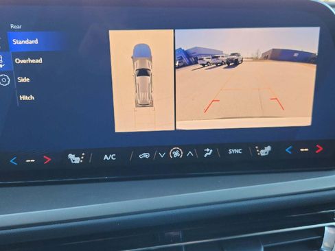 Used 2025 Chevrolet Equinox LT image 14