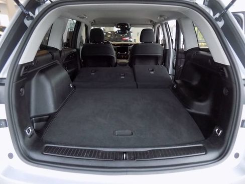 Certified 2024 Jeep Grand Cherokee Laredo RWD image 31