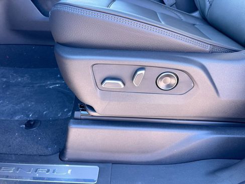 New 2026 GMC Sierra 2500 Denali w/ Denali Reserve Package image 13