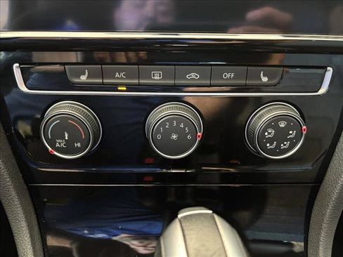 Used 2020 Volkswagen GTI SE FWD image 16