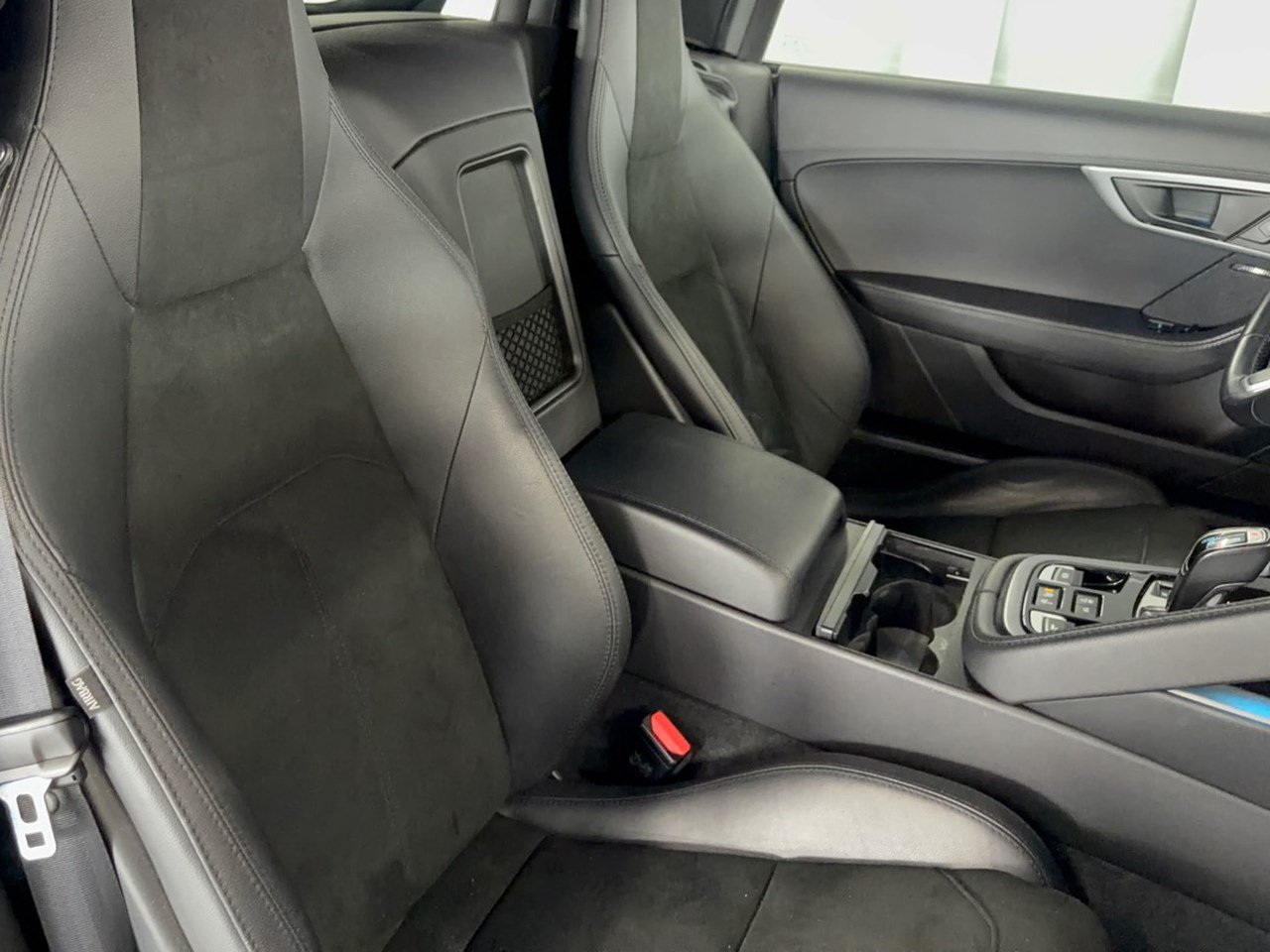 Used 2020 Jaguar F-TYPE Convertible RWD image 29