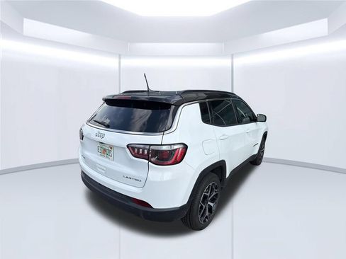 Used 2026 Jeep Compass Limited AWD/4WD image 3