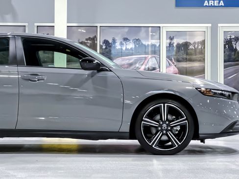 Used 2025 Honda Accord Sport image 33