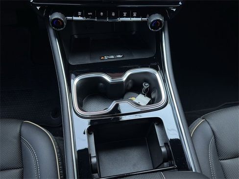 New 2026 Chevrolet Traverse High Country image 17