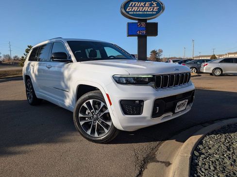 Used 2023 Jeep Grand Cherokee L Overland image 2