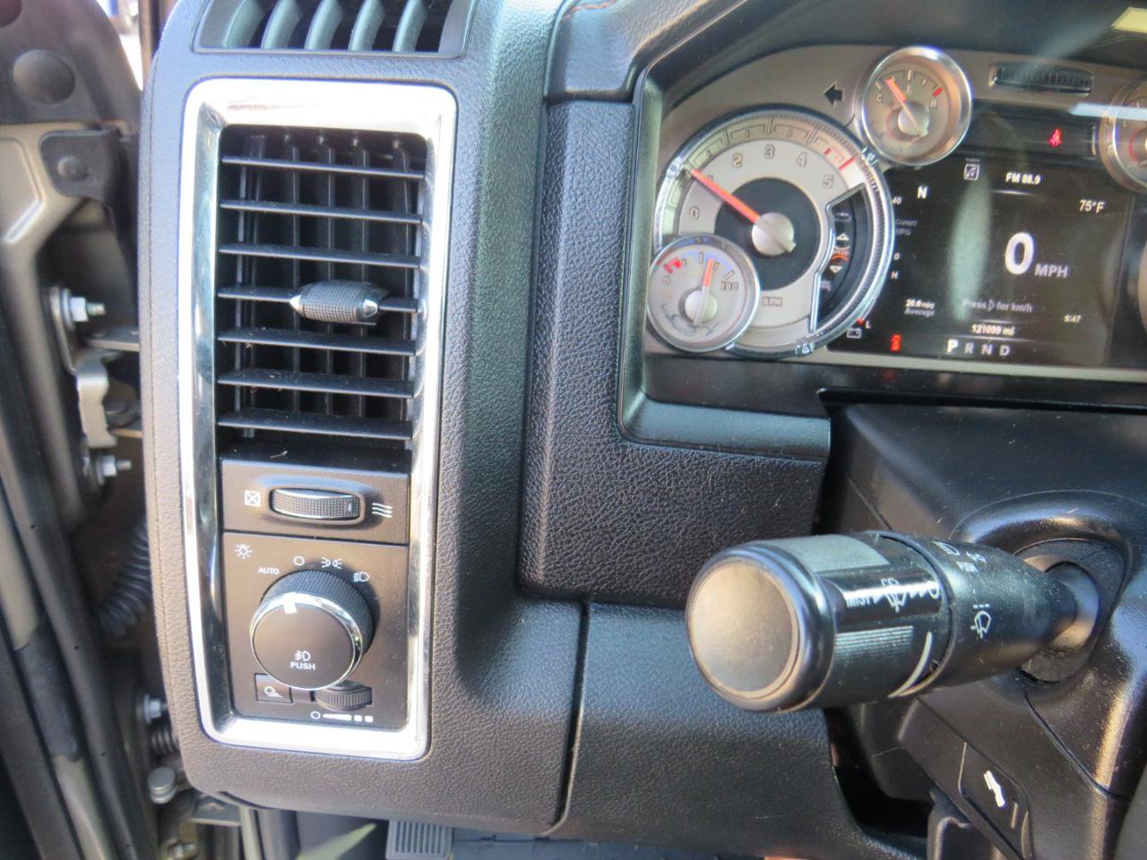 Used 2015 RAM 1500 Laramie Longhorn w/ Convenience Group AWD/4WD image 9