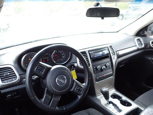 Used 2012 Jeep Grand Cherokee Laredo w/ Laredo E Group image 7