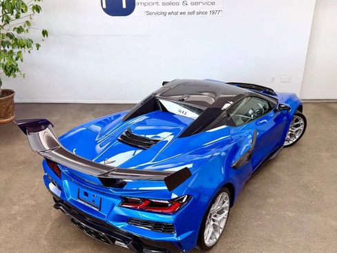 Used 2026 Chevrolet Corvette ZR1 w/ ZR1 Carbon Fiber Aero Package image 5