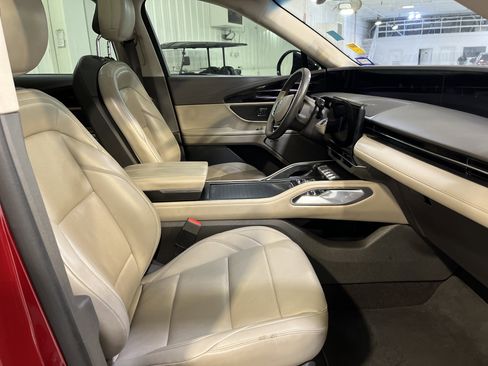 Used 2024 Lincoln Nautilus Premier w/ Equipment Group 102A image 19