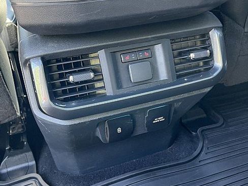 Used 2023 Ford F150 Lariat w/ Equipment Group 502A High AWD/4WD image 15