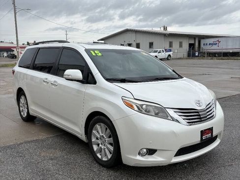 Used 2015 Toyota Sienna Limited Premium w/ Advanced Technology Package FWD image 2