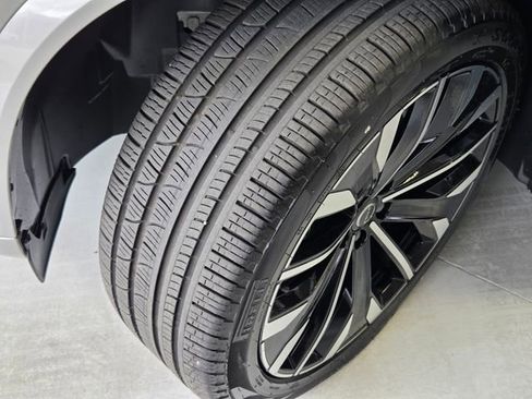 Certified 2025 Volvo XC90 B5 Plus image 27