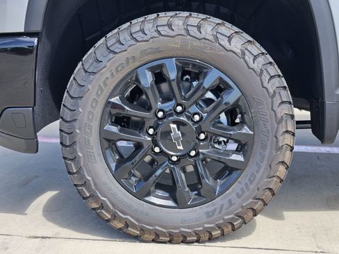 New 2026 Chevrolet Silverado 2500 LTZ w/ LTZ Plus Package AWD/4WD image 12