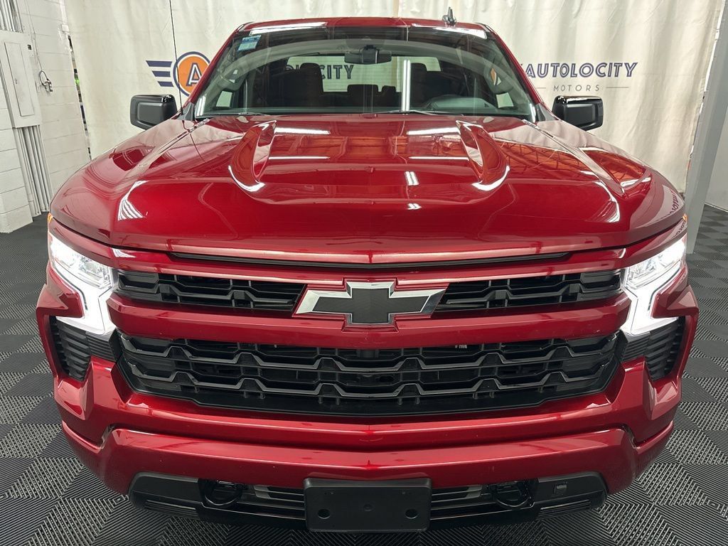 Used 2025 Chevrolet Silverado 1500 RST w/ Z71 Off-Road Package AWD/4WD image 4