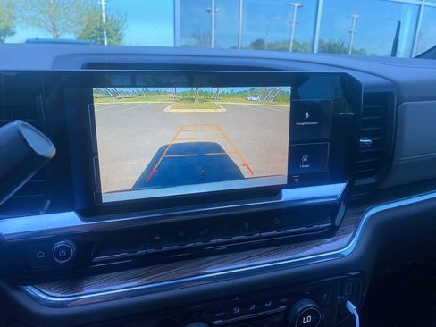 Used 2024 Chevrolet Silverado 1500 LT w/ Z71 Off-Road Package image 11