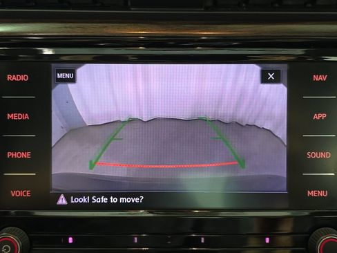 Used 2020 Volkswagen Passat 2.0T SEL FWD image 22