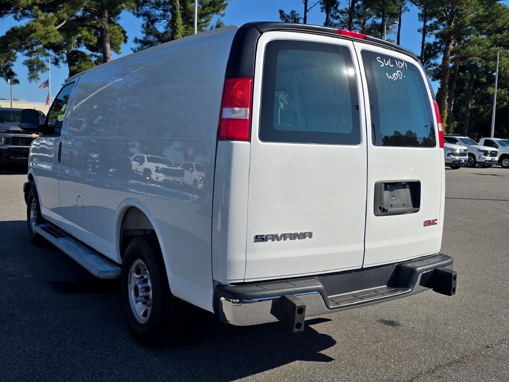Certified 2025 GMC Savana 2500 w/ Driver Convenience Package RWD image 5