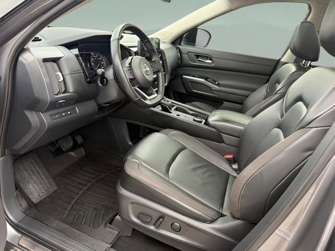 Used 2023 Nissan Pathfinder SL w/ SL Premium Package AWD/4WD image 9