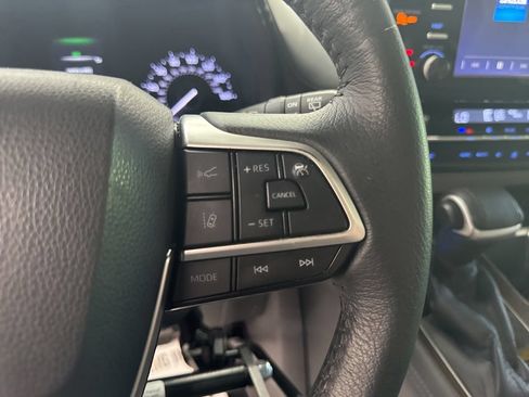 Used 2021 Toyota Sienna XLE FWD image 31