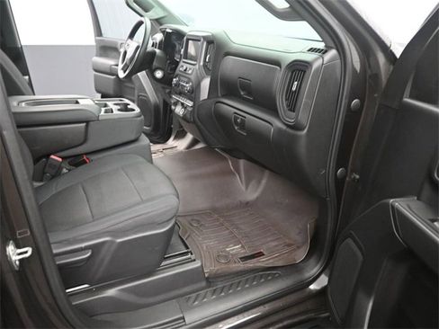 Used 2020 Chevrolet Silverado 2500 Custom w/ Custom Value Package image 17